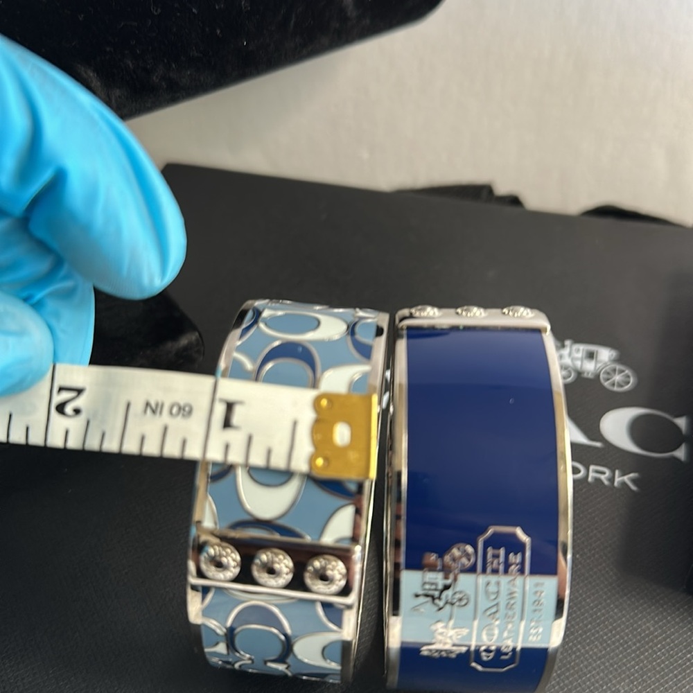 Coach horse and carriage and Cc Blue bracelet Duo. - Picture 16 of 16